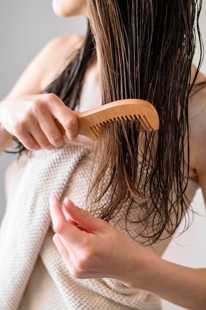 RENFORCER ET ASSAINIR VOTRE CUIR CHEVELU